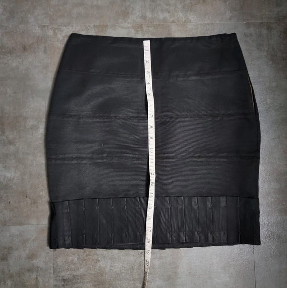 REISS Black Mini Skirt with Pleated Hem Detail Size 4 - Picture 9 of 9